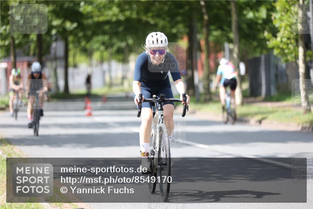 10.08.2025 - GEWOBA Citytriathlon Bremen Yannick Fuchs http://msf.ph/oto/8549170 10.08.2025 13:23:19 Radfahren 908, 925, 939, 945, 946, 954, 963 meine-sportfotos.de