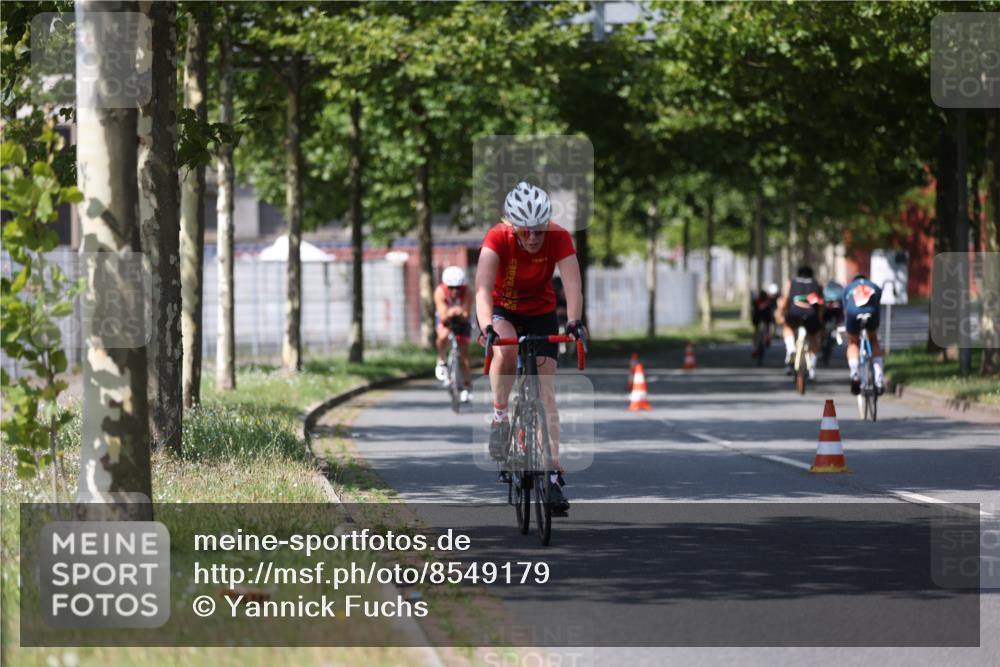 10.08.2025 - GEWOBA Citytriathlon Bremen Yannick Fuchs http://msf.ph/oto/8549179 10.08.2025 12:17:46 Radfahren 560, 566, 741, 765, 766, 933, 1025 meine-sportfotos.de