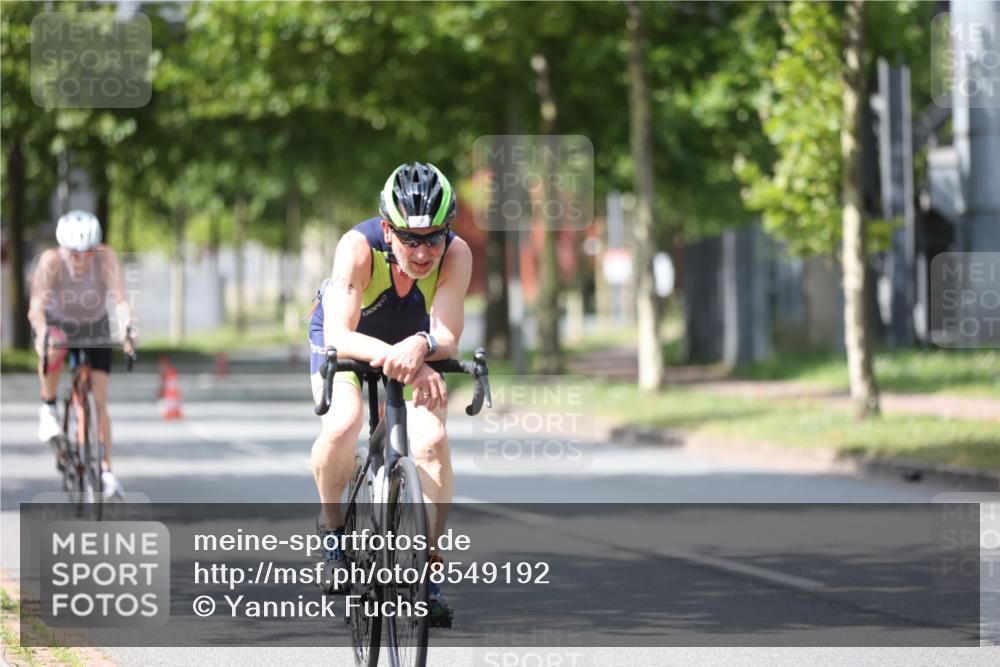 10.08.2025 - GEWOBA Citytriathlon Bremen Yannick Fuchs http://msf.ph/oto/8549192 10.08.2025 13:23:23 Radfahren 908, 925, 939, 945, 946, 954 meine-sportfotos.de