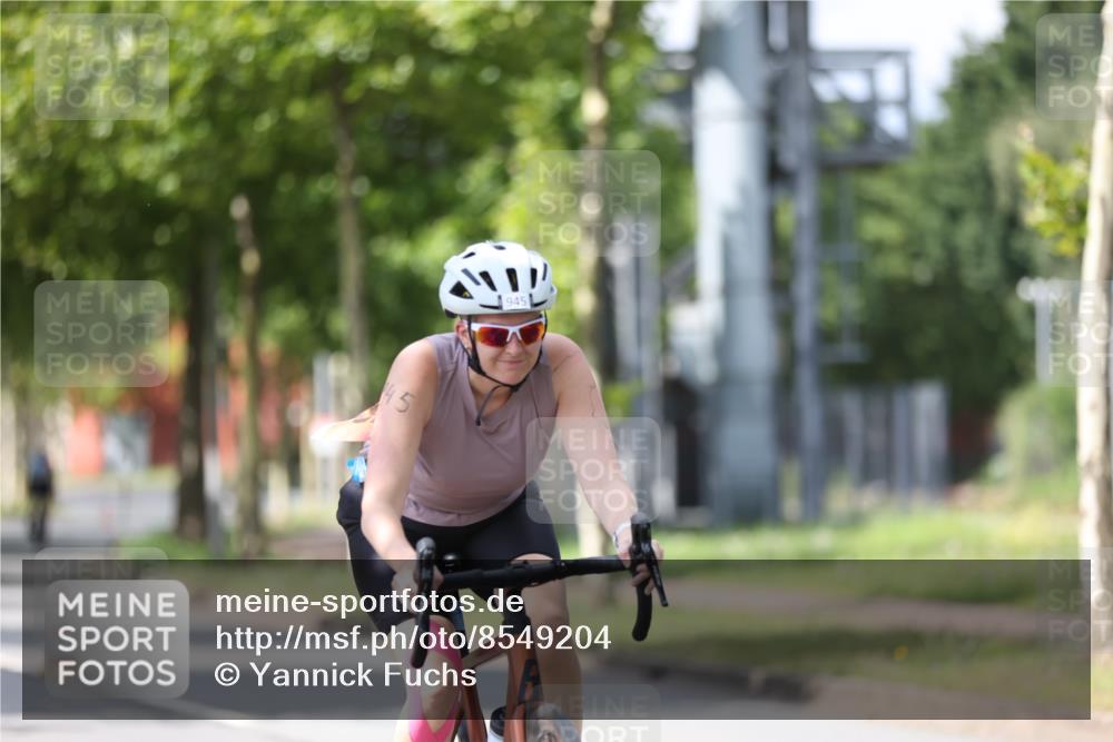 10.08.2025 - GEWOBA Citytriathlon Bremen Yannick Fuchs http://msf.ph/oto/8549204 10.08.2025 13:23:25 Radfahren 908, 925, 939, 945, 946, 954 meine-sportfotos.de
