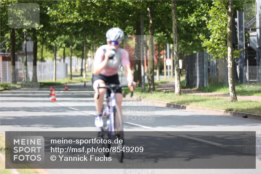 10.08.2025 - GEWOBA Citytriathlon Bremen Yannick Fuchs http://msf.ph/oto/8549209 10.08.2025 13:23:26 Radfahren 908, 925, 939, 945, 946, 954 meine-sportfotos.de