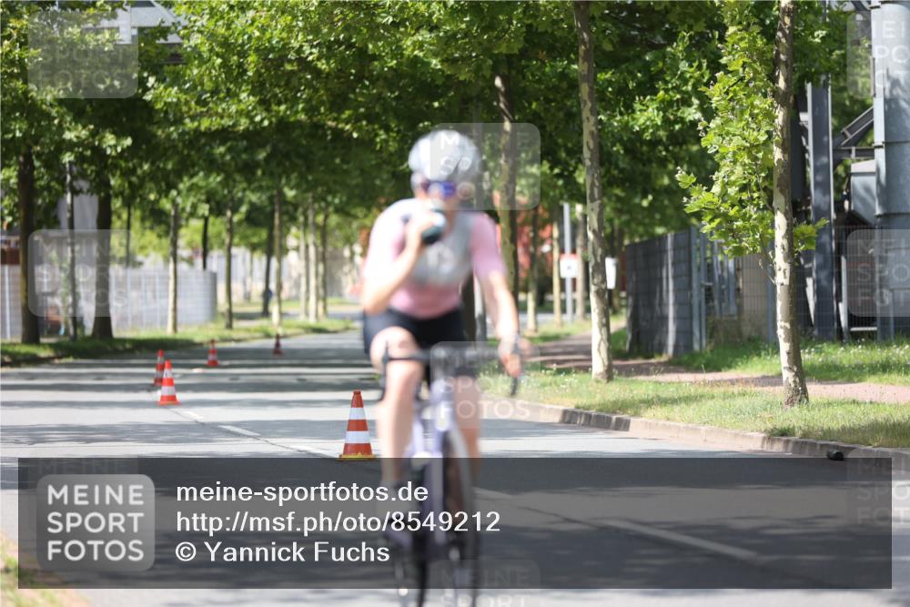10.08.2025 - GEWOBA Citytriathlon Bremen Yannick Fuchs http://msf.ph/oto/8549212 10.08.2025 13:23:26 Radfahren 908, 925, 939, 945, 946, 954 meine-sportfotos.de