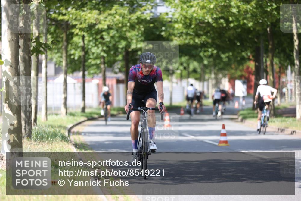10.08.2025 - GEWOBA Citytriathlon Bremen Yannick Fuchs http://msf.ph/oto/8549221 10.08.2025 12:17:53 Radfahren 560, 566, 741, 765, 794, 867, 933, 1025 meine-sportfotos.de
