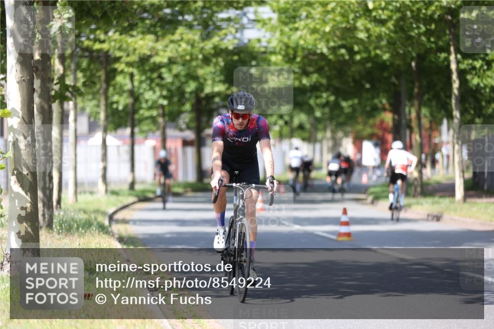 10.08.2025 - GEWOBA Citytriathlon Bremen Yannick Fuchs http://msf.ph/oto/8549224 10.08.2025 12:17:53 Radfahren 560, 566, 741, 765, 794, 867, 933, 1025 meine-sportfotos.de