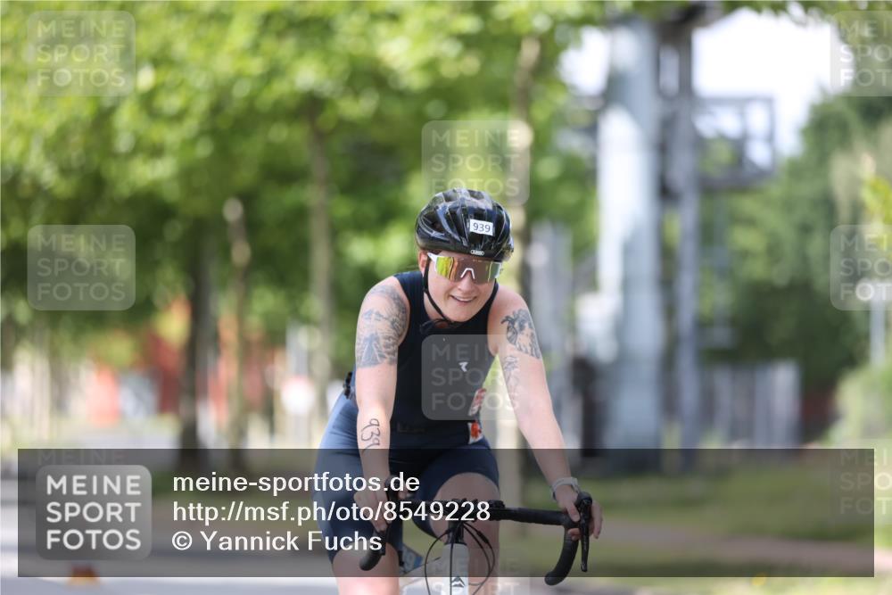 10.08.2025 - GEWOBA Citytriathlon Bremen Yannick Fuchs http://msf.ph/oto/8549228 10.08.2025 13:23:29 Radfahren 908, 925, 939, 945, 946, 954 meine-sportfotos.de