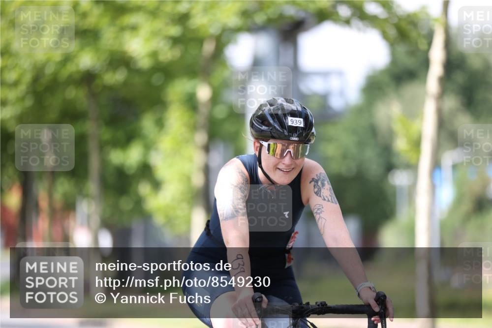 10.08.2025 - GEWOBA Citytriathlon Bremen Yannick Fuchs http://msf.ph/oto/8549230 10.08.2025 13:23:29 Radfahren 908, 925, 939, 945, 946, 954 meine-sportfotos.de