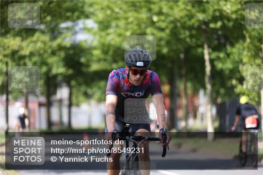 10.08.2025 - GEWOBA Citytriathlon Bremen Yannick Fuchs http://msf.ph/oto/8549231 10.08.2025 12:17:53 Radfahren 560, 566, 741, 765, 794, 867, 933, 1025 meine-sportfotos.de