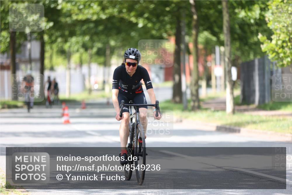 10.08.2025 - GEWOBA Citytriathlon Bremen Yannick Fuchs http://msf.ph/oto/8549236 10.08.2025 13:23:46 Radfahren 930, 965, 972 meine-sportfotos.de