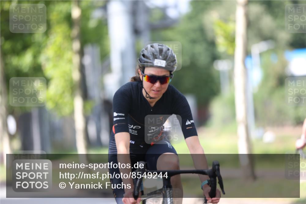 10.08.2025 - GEWOBA Citytriathlon Bremen Yannick Fuchs http://msf.ph/oto/8549244 10.08.2025 13:23:47 Radfahren 930, 965, 972 meine-sportfotos.de