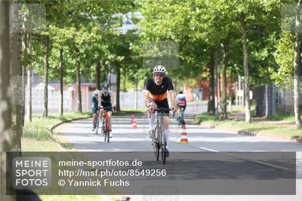 10.08.2025 - GEWOBA Citytriathlon Bremen Yannick Fuchs http://msf.ph/oto/8549256 10.08.2025 13:23:51 Radfahren 930, 965, 972 meine-sportfotos.de