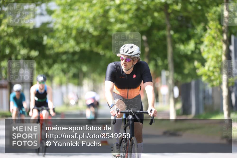10.08.2025 - GEWOBA Citytriathlon Bremen Yannick Fuchs http://msf.ph/oto/8549259 10.08.2025 13:23:52 Radfahren 930, 965, 972 meine-sportfotos.de
