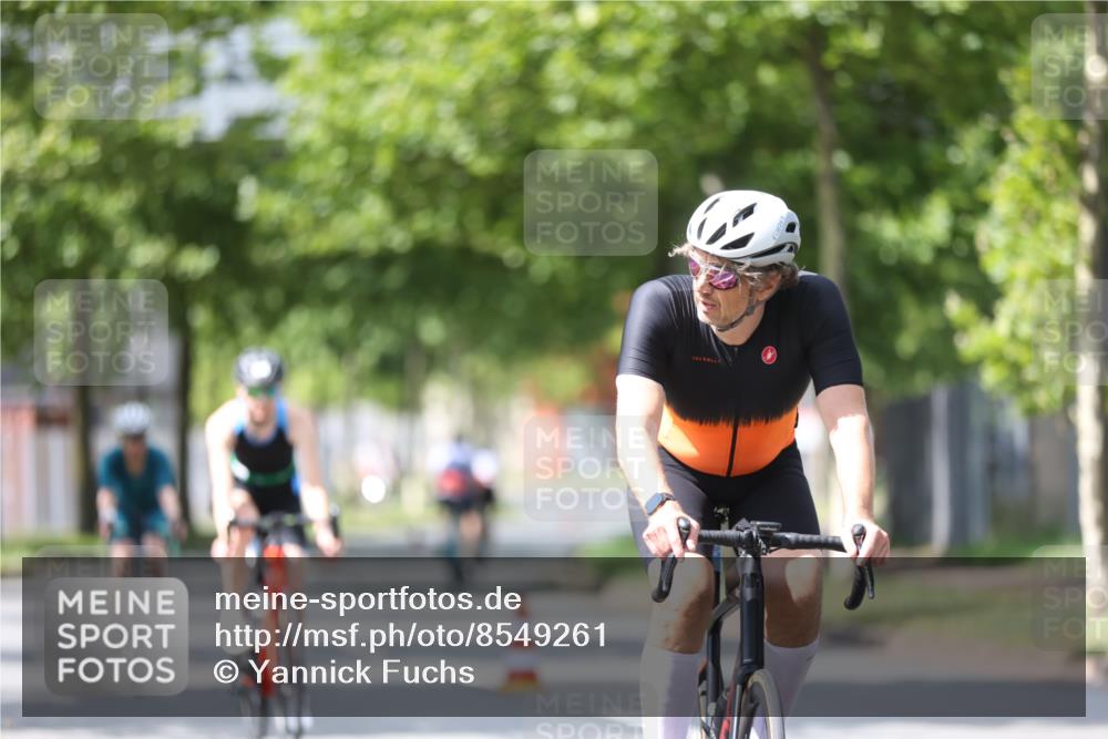 10.08.2025 - GEWOBA Citytriathlon Bremen Yannick Fuchs http://msf.ph/oto/8549261 10.08.2025 13:23:52 Radfahren 930, 965, 972 meine-sportfotos.de