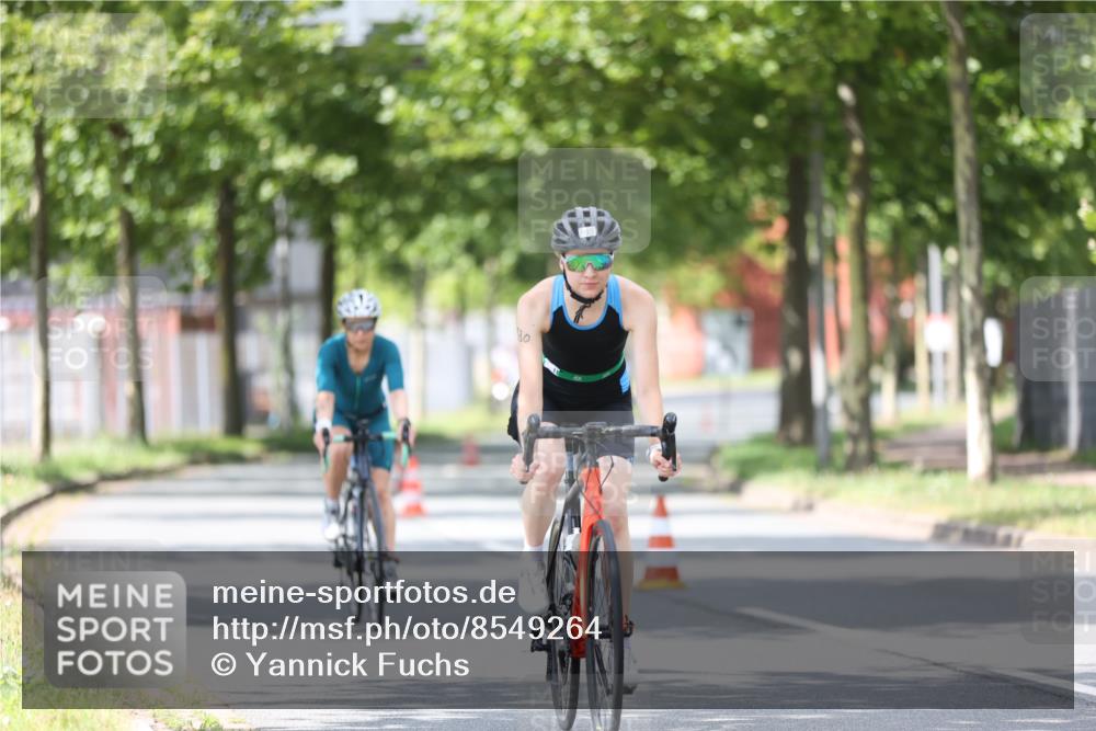 10.08.2025 - GEWOBA Citytriathlon Bremen Yannick Fuchs http://msf.ph/oto/8549264 10.08.2025 13:23:53 Radfahren 930, 965, 972 meine-sportfotos.de
