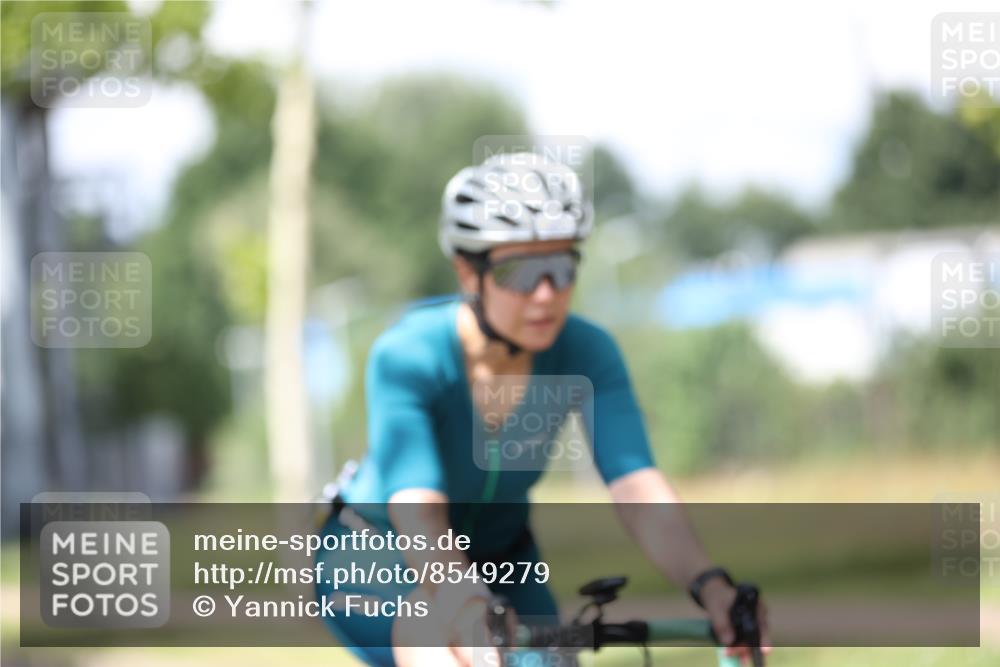 10.08.2025 - GEWOBA Citytriathlon Bremen Yannick Fuchs http://msf.ph/oto/8549279 10.08.2025 13:23:55 Radfahren 930, 965, 972 meine-sportfotos.de