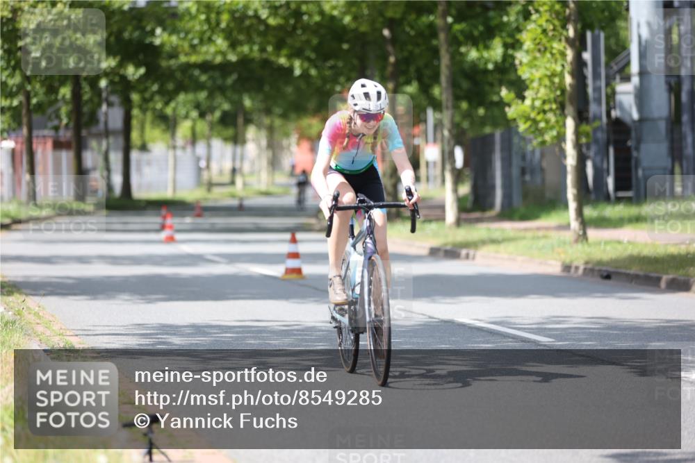 10.08.2025 - GEWOBA Citytriathlon Bremen Yannick Fuchs http://msf.ph/oto/8549285 10.08.2025 13:24:11 Radfahren 929 meine-sportfotos.de