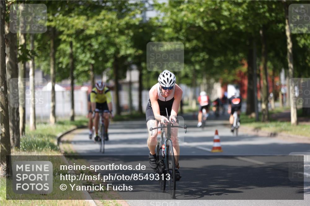 10.08.2025 - GEWOBA Citytriathlon Bremen Yannick Fuchs http://msf.ph/oto/8549313 10.08.2025 12:18:08 Radfahren 553, 579, 582, 794, 833, 867, 914, 933, 966, 977 meine-sportfotos.de