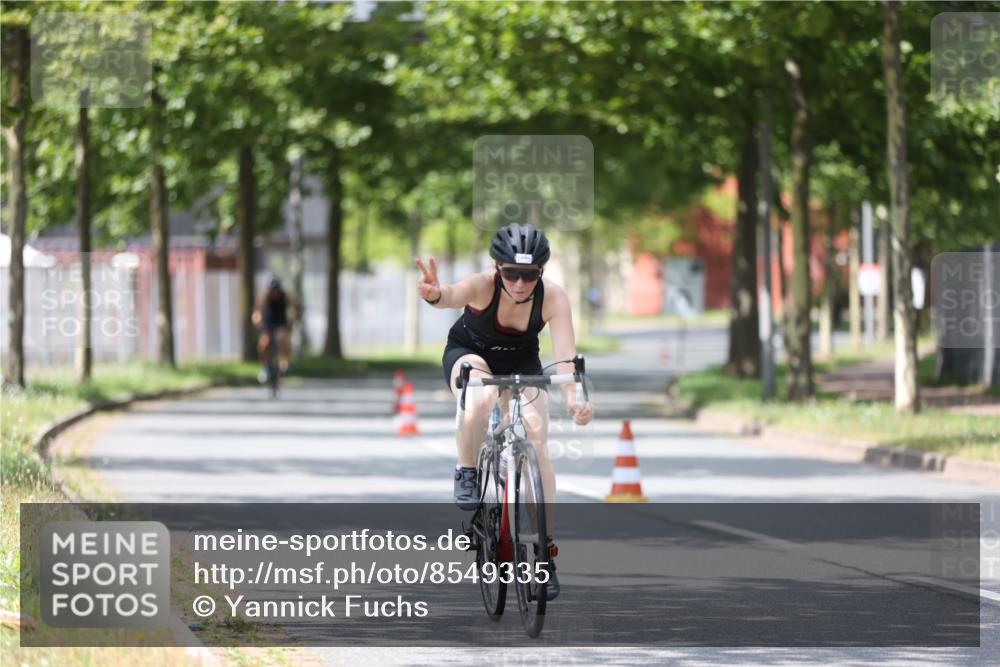 10.08.2025 - GEWOBA Citytriathlon Bremen Yannick Fuchs http://msf.ph/oto/8549335 10.08.2025 13:25:02 Radfahren 981, 1036 meine-sportfotos.de