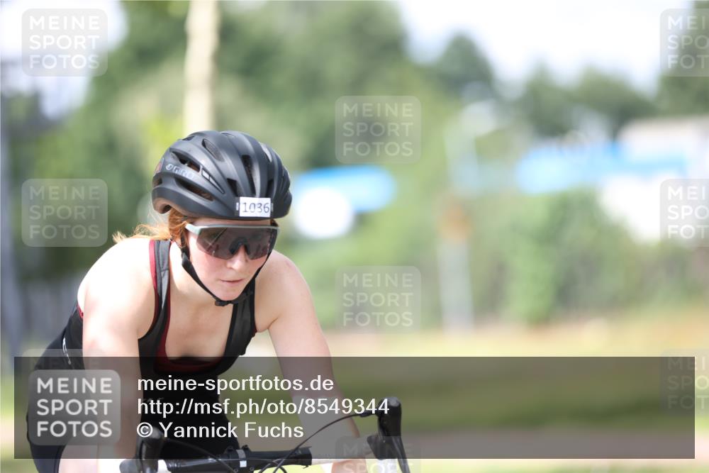 10.08.2025 - GEWOBA Citytriathlon Bremen Yannick Fuchs http://msf.ph/oto/8549344 10.08.2025 13:25:03 Radfahren 981, 1036 meine-sportfotos.de