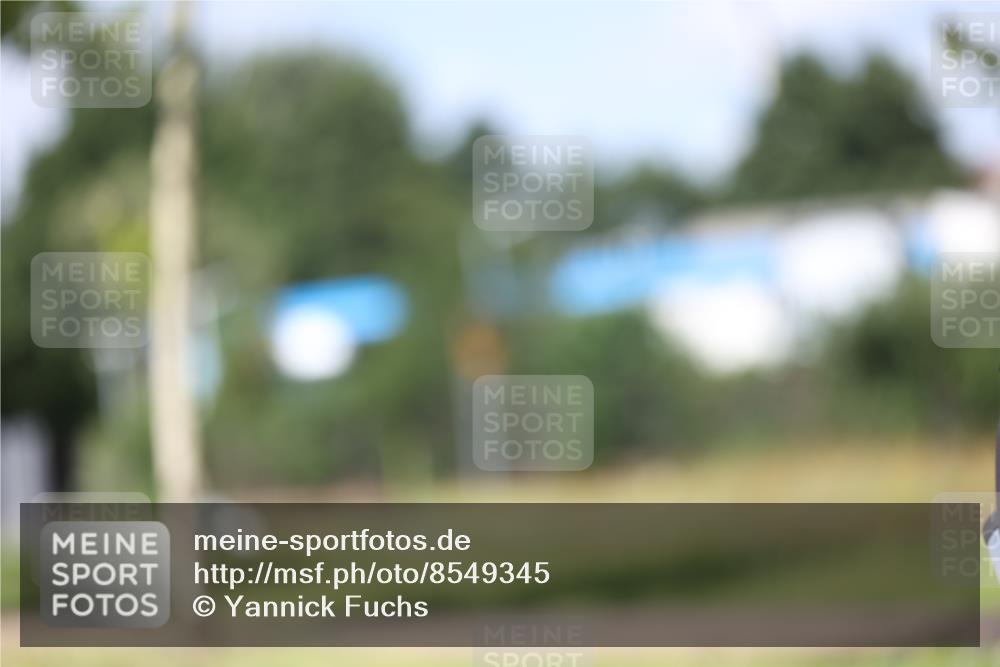 10.08.2025 - GEWOBA Citytriathlon Bremen Yannick Fuchs http://msf.ph/oto/8549345 10.08.2025 12:18:12 Radfahren 553, 579, 582, 794, 833, 867, 914, 966, 973, 977 meine-sportfotos.de