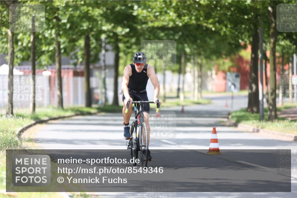 10.08.2025 - GEWOBA Citytriathlon Bremen Yannick Fuchs http://msf.ph/oto/8549346 10.08.2025 13:25:07 Radfahren 981, 1036 meine-sportfotos.de