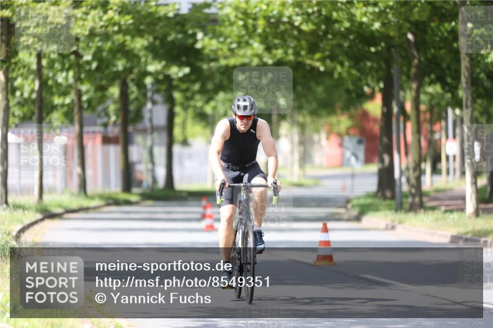 10.08.2025 - GEWOBA Citytriathlon Bremen Yannick Fuchs http://msf.ph/oto/8549351 10.08.2025 13:25:07 Radfahren 981, 1036 meine-sportfotos.de