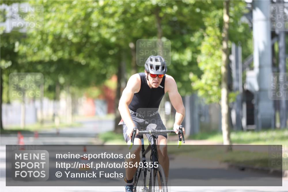10.08.2025 - GEWOBA Citytriathlon Bremen Yannick Fuchs http://msf.ph/oto/8549355 10.08.2025 13:25:08 Radfahren 981, 1036 meine-sportfotos.de
