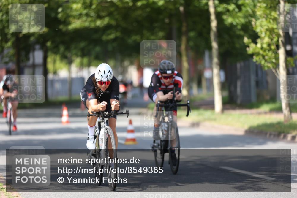10.08.2025 - GEWOBA Citytriathlon Bremen Yannick Fuchs http://msf.ph/oto/8549365 10.08.2025 12:18:22 Radfahren 579, 582, 637, 678, 680, 763, 833, 855, 914, 919, 973 meine-sportfotos.de