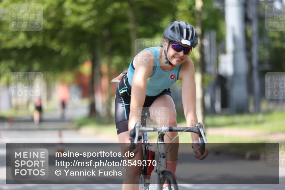 10.08.2025 - GEWOBA Citytriathlon Bremen Yannick Fuchs http://msf.ph/oto/8549370 10.08.2025 13:25:34 Radfahren 927 meine-sportfotos.de
