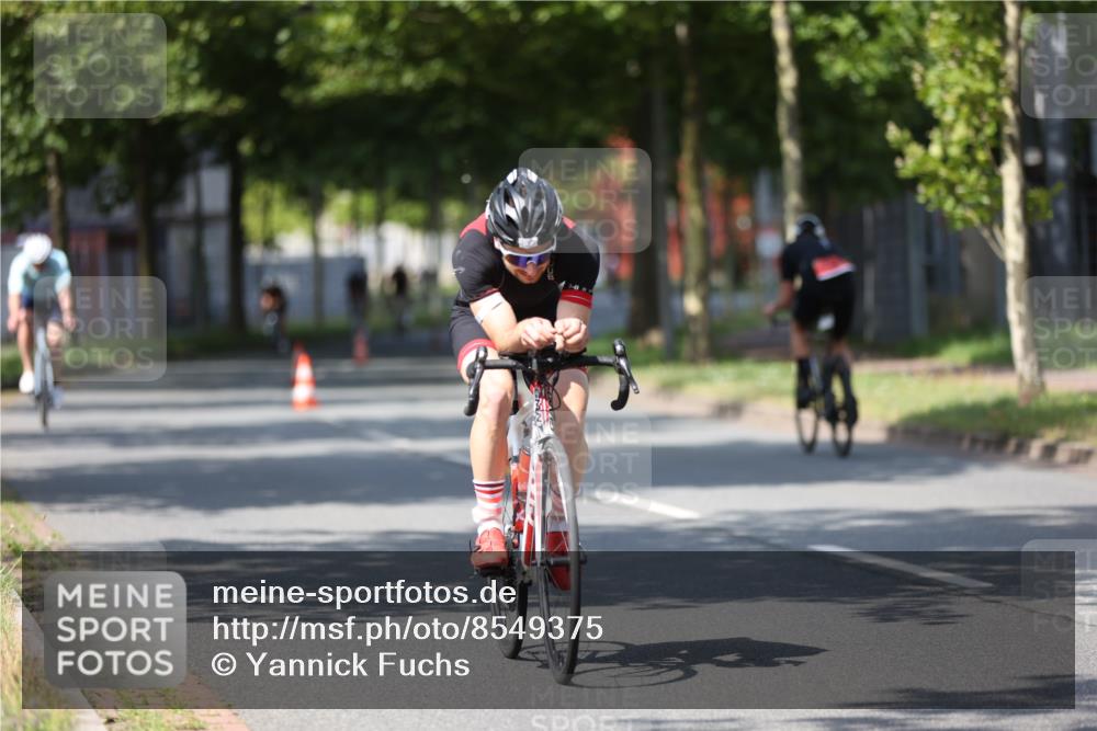 10.08.2025 - GEWOBA Citytriathlon Bremen Yannick Fuchs http://msf.ph/oto/8549375 10.08.2025 12:18:24 Radfahren 579, 582, 584, 637, 678, 680, 763, 855, 914, 919, 973 meine-sportfotos.de
