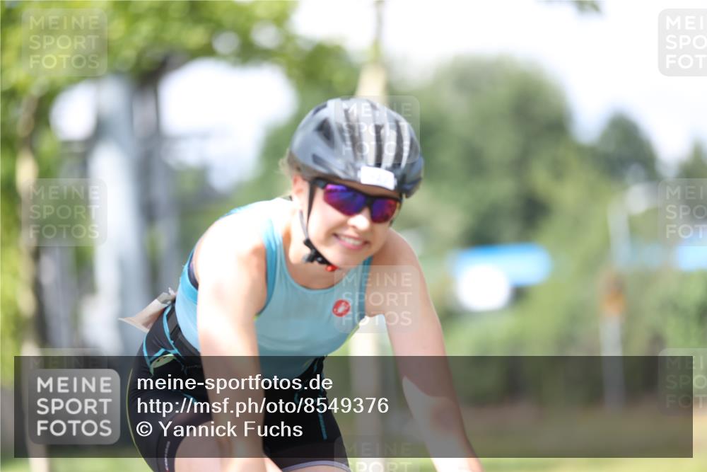 10.08.2025 - GEWOBA Citytriathlon Bremen Yannick Fuchs http://msf.ph/oto/8549376 10.08.2025 13:25:35 Radfahren 927 meine-sportfotos.de