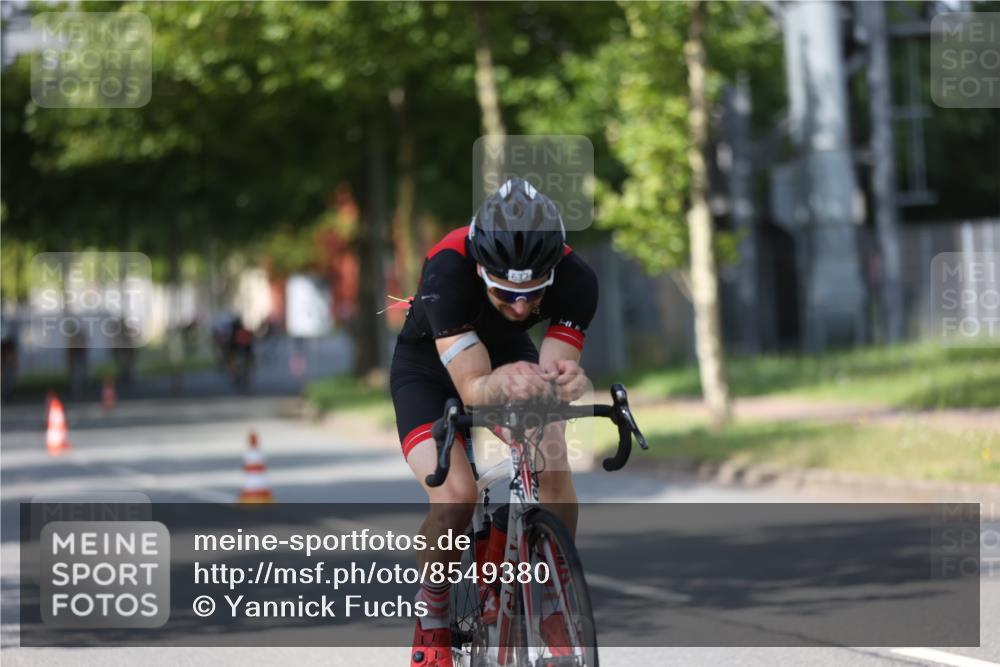 10.08.2025 - GEWOBA Citytriathlon Bremen Yannick Fuchs http://msf.ph/oto/8549380 10.08.2025 12:18:25 Radfahren 579, 584, 637, 678, 680, 759, 763, 781, 855, 914, 919, 973 meine-sportfotos.de