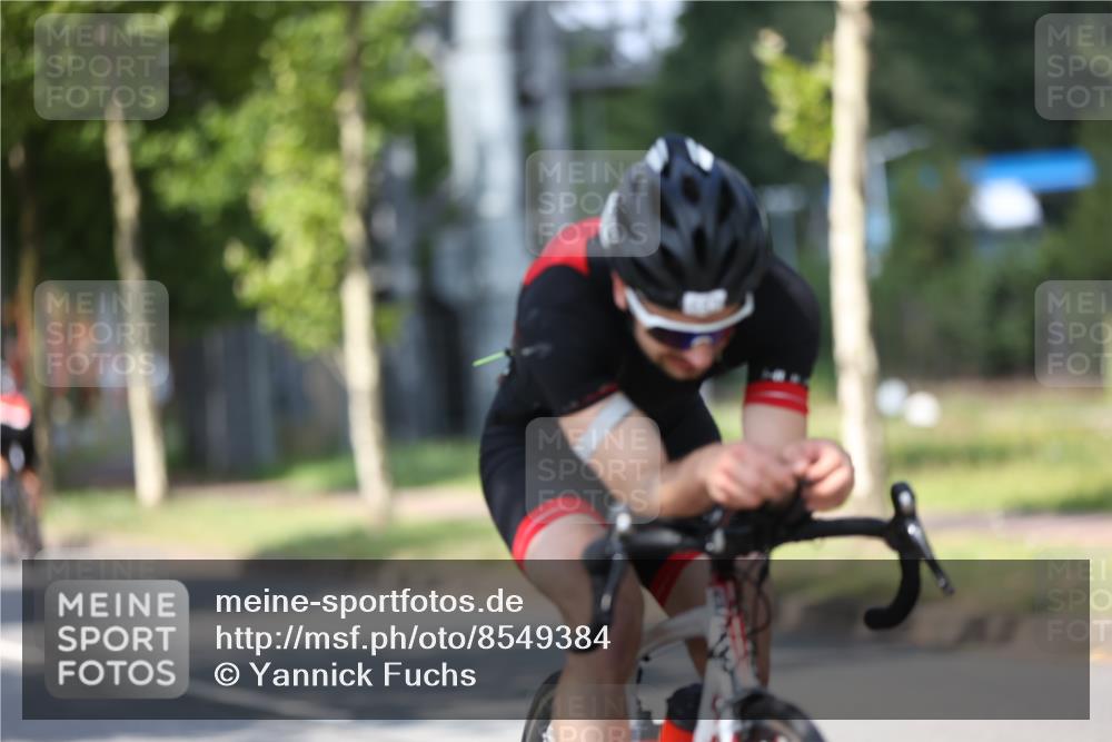 10.08.2025 - GEWOBA Citytriathlon Bremen Yannick Fuchs http://msf.ph/oto/8549384 10.08.2025 12:18:25 Radfahren 579, 584, 637, 678, 680, 759, 763, 781, 855, 914, 919, 973 meine-sportfotos.de