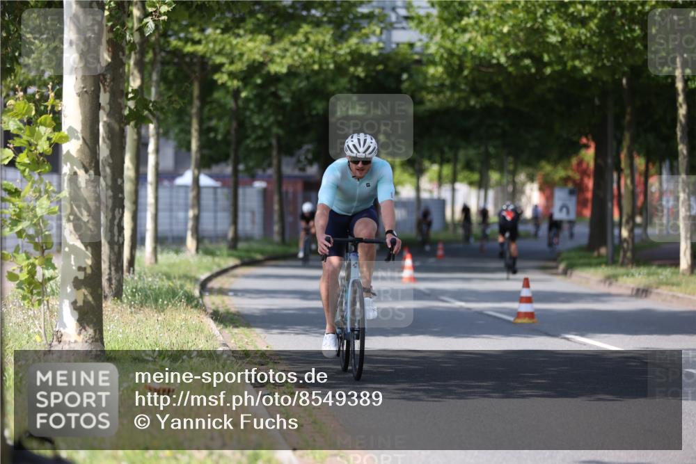 10.08.2025 - GEWOBA Citytriathlon Bremen Yannick Fuchs http://msf.ph/oto/8549389 10.08.2025 12:18:27 Radfahren 584, 637, 678, 680, 759, 763, 781, 855, 914, 919, 973 meine-sportfotos.de
