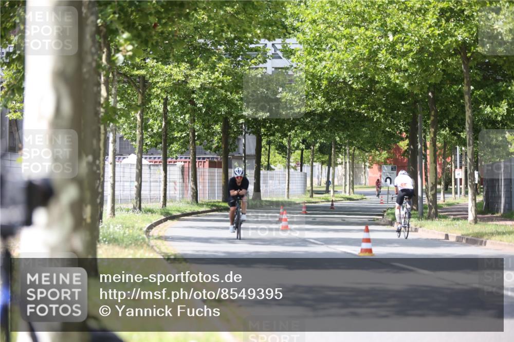 10.08.2025 - GEWOBA Citytriathlon Bremen Yannick Fuchs http://msf.ph/oto/8549395 10.08.2025 13:26:27 Radfahren 918, 948, 962 meine-sportfotos.de