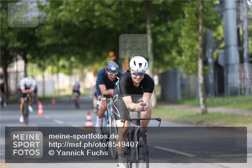 10.08.2025 - GEWOBA Citytriathlon Bremen Yannick Fuchs http://msf.ph/oto/8549407 10.08.2025 12:18:32 Radfahren 584, 637, 642, 652, 678, 680, 759, 763, 781, 855, 919, 973, 1015, 1029 meine-sportfotos.de