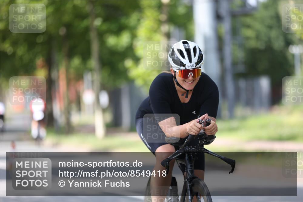 10.08.2025 - GEWOBA Citytriathlon Bremen Yannick Fuchs http://msf.ph/oto/8549418 10.08.2025 13:26:30 Radfahren 918, 948, 962 meine-sportfotos.de