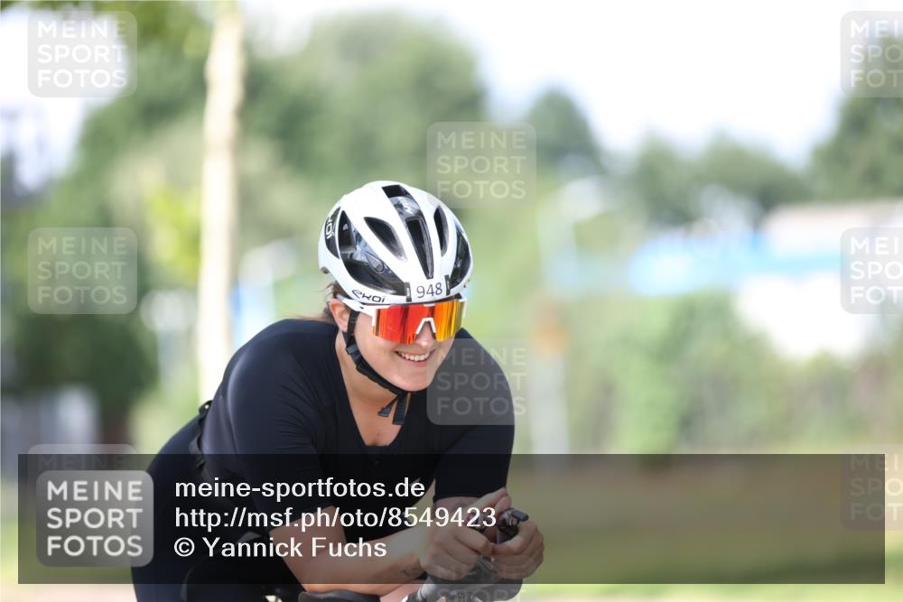 10.08.2025 - GEWOBA Citytriathlon Bremen Yannick Fuchs http://msf.ph/oto/8549423 10.08.2025 13:26:30 Radfahren 918, 948, 962 meine-sportfotos.de