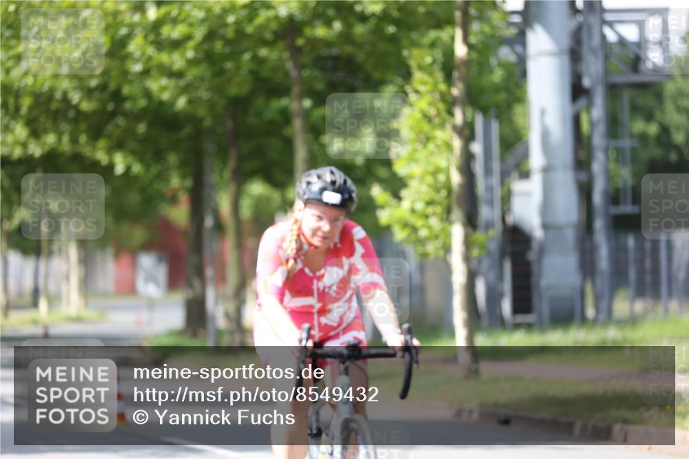 10.08.2025 - GEWOBA Citytriathlon Bremen Yannick Fuchs http://msf.ph/oto/8549432 10.08.2025 13:26:43 Radfahren 809, 962 meine-sportfotos.de