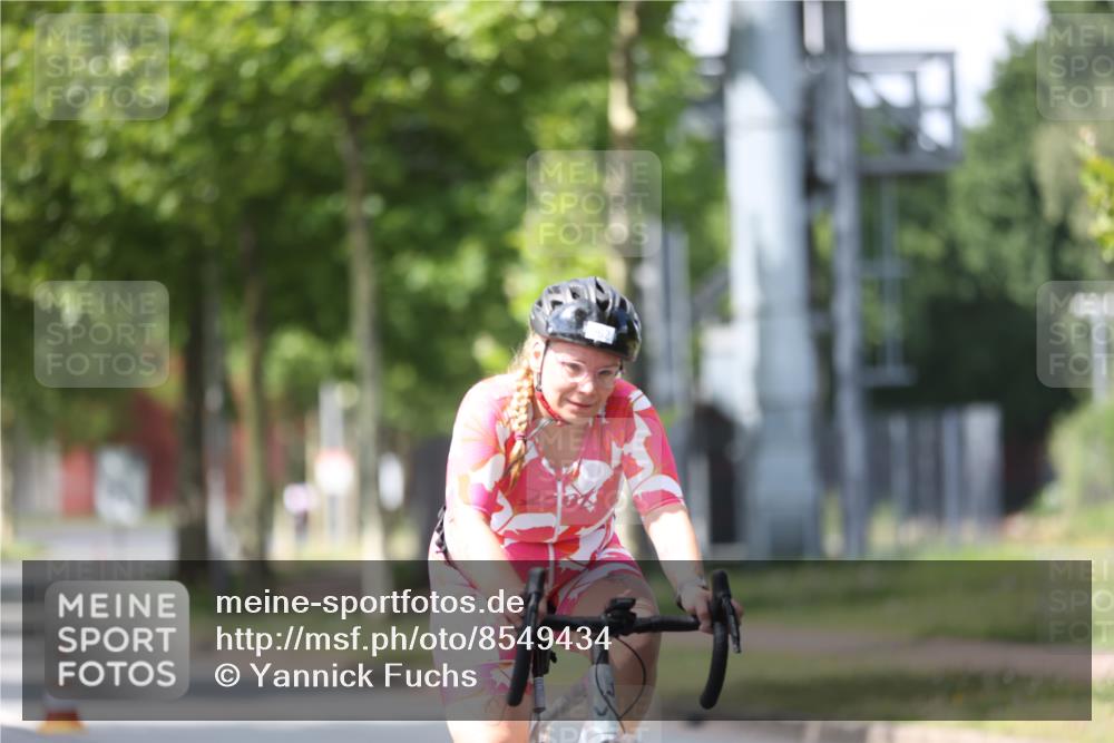 10.08.2025 - GEWOBA Citytriathlon Bremen Yannick Fuchs http://msf.ph/oto/8549434 10.08.2025 13:26:43 Radfahren 809, 962 meine-sportfotos.de