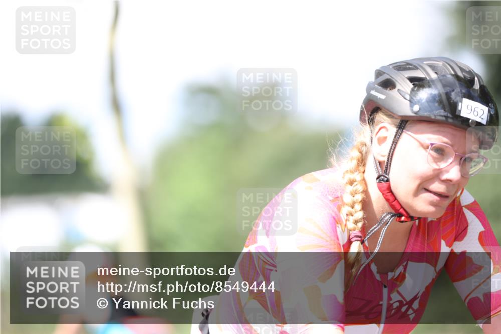 10.08.2025 - GEWOBA Citytriathlon Bremen Yannick Fuchs http://msf.ph/oto/8549444 10.08.2025 13:26:44 Radfahren 809, 962 meine-sportfotos.de