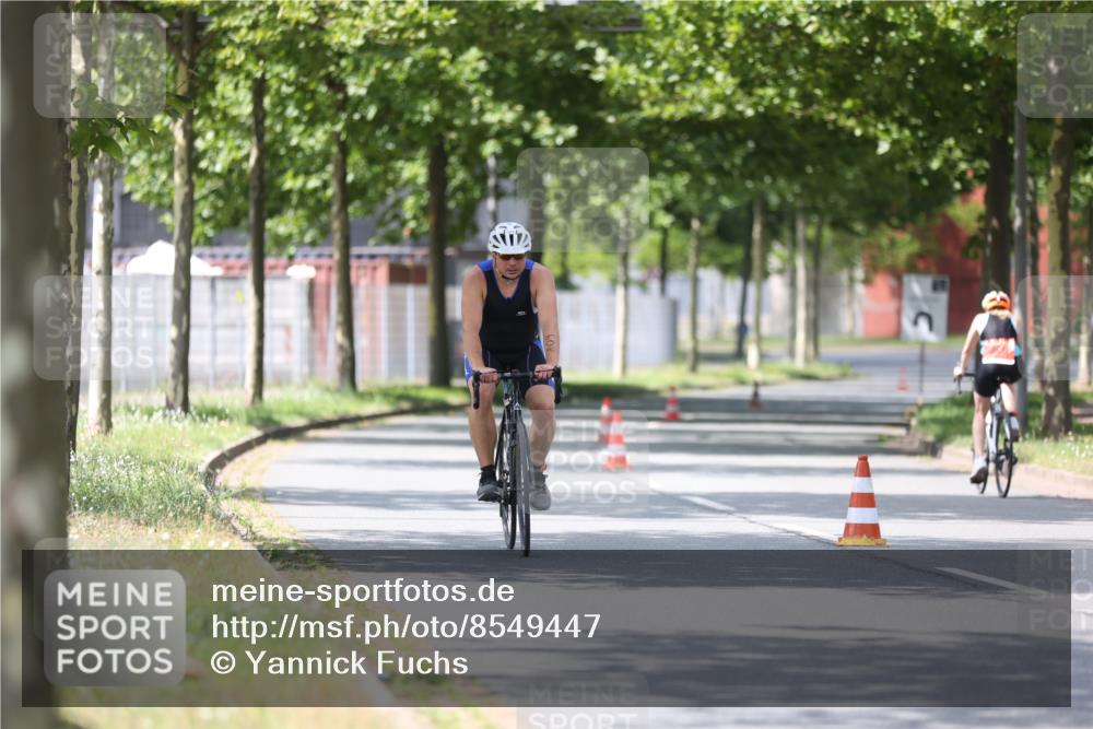 10.08.2025 - GEWOBA Citytriathlon Bremen Yannick Fuchs http://msf.ph/oto/8549447 10.08.2025 13:26:48 Radfahren 809, 962 meine-sportfotos.de