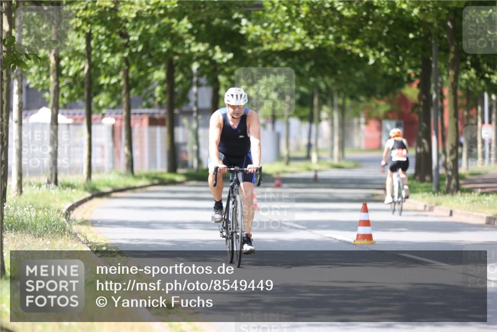 10.08.2025 - GEWOBA Citytriathlon Bremen Yannick Fuchs http://msf.ph/oto/8549449 10.08.2025 13:26:49 Radfahren 809, 962 meine-sportfotos.de