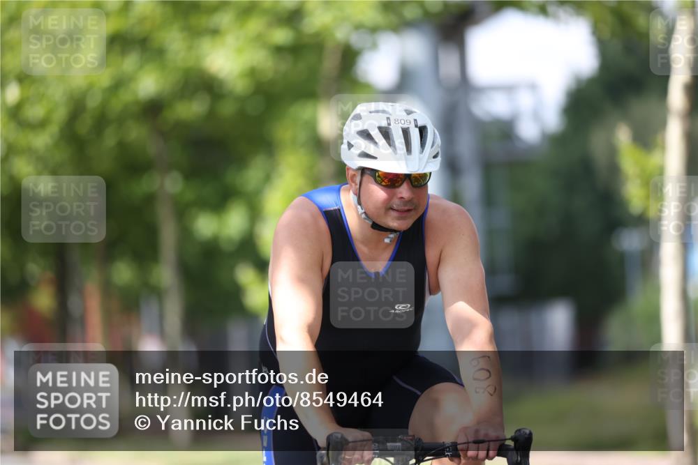 10.08.2025 - GEWOBA Citytriathlon Bremen Yannick Fuchs http://msf.ph/oto/8549464 10.08.2025 13:26:51 Radfahren 809, 962 meine-sportfotos.de