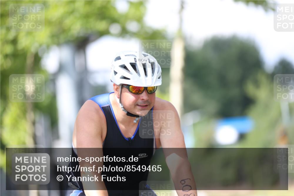 10.08.2025 - GEWOBA Citytriathlon Bremen Yannick Fuchs http://msf.ph/oto/8549465 10.08.2025 13:26:51 Radfahren 809, 962 meine-sportfotos.de