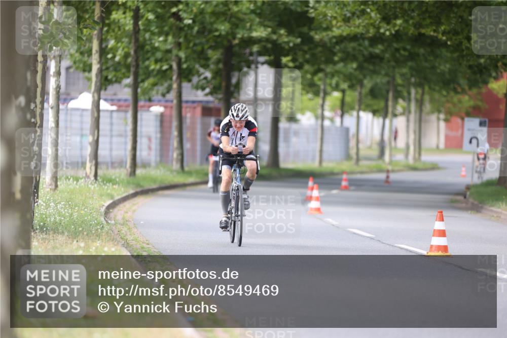 10.08.2025 - GEWOBA Citytriathlon Bremen Yannick Fuchs http://msf.ph/oto/8549469 10.08.2025 13:27:28 Radfahren 909 meine-sportfotos.de