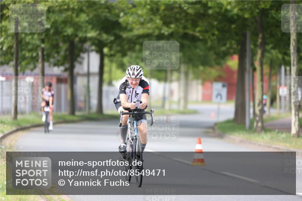 10.08.2025 - GEWOBA Citytriathlon Bremen Yannick Fuchs http://msf.ph/oto/8549471 10.08.2025 13:27:30 Radfahren 909 meine-sportfotos.de