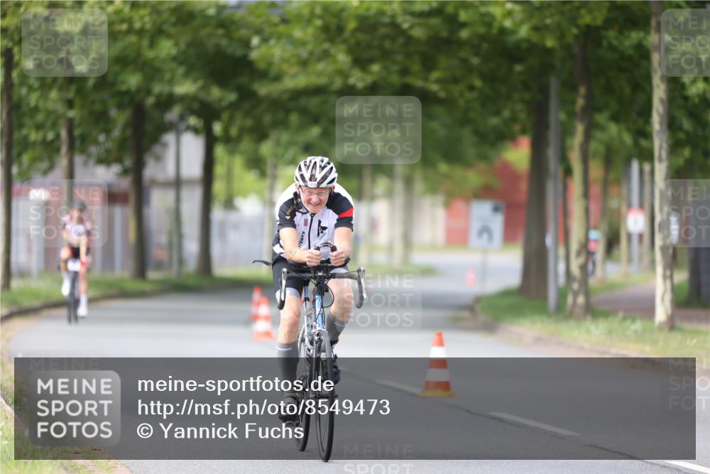 10.08.2025 - GEWOBA Citytriathlon Bremen Yannick Fuchs http://msf.ph/oto/8549473 10.08.2025 13:27:30 Radfahren 909 meine-sportfotos.de