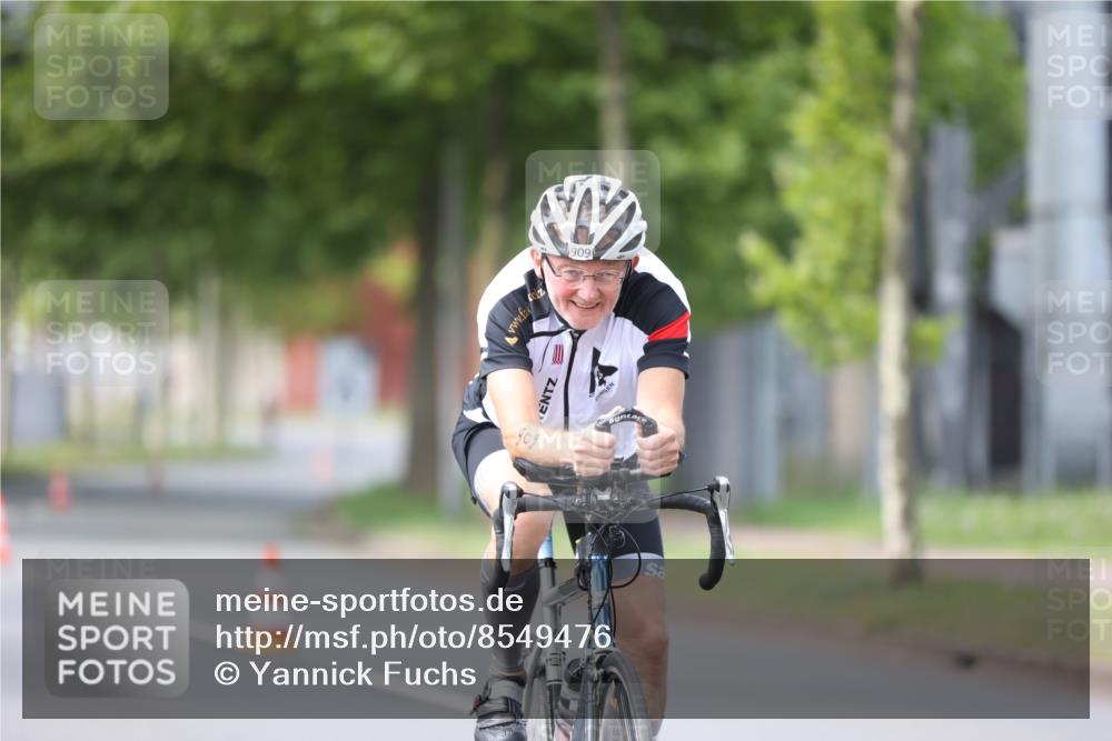 10.08.2025 - GEWOBA Citytriathlon Bremen Yannick Fuchs http://msf.ph/oto/8549476 10.08.2025 13:27:31 Radfahren 909 meine-sportfotos.de