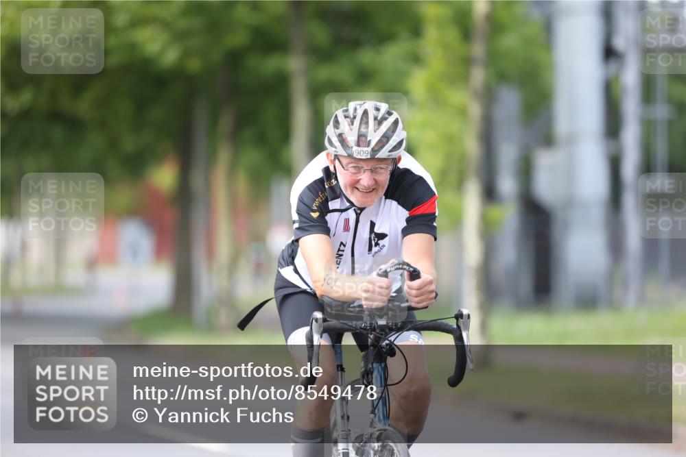 10.08.2025 - GEWOBA Citytriathlon Bremen Yannick Fuchs http://msf.ph/oto/8549478 10.08.2025 13:27:31 Radfahren 909 meine-sportfotos.de