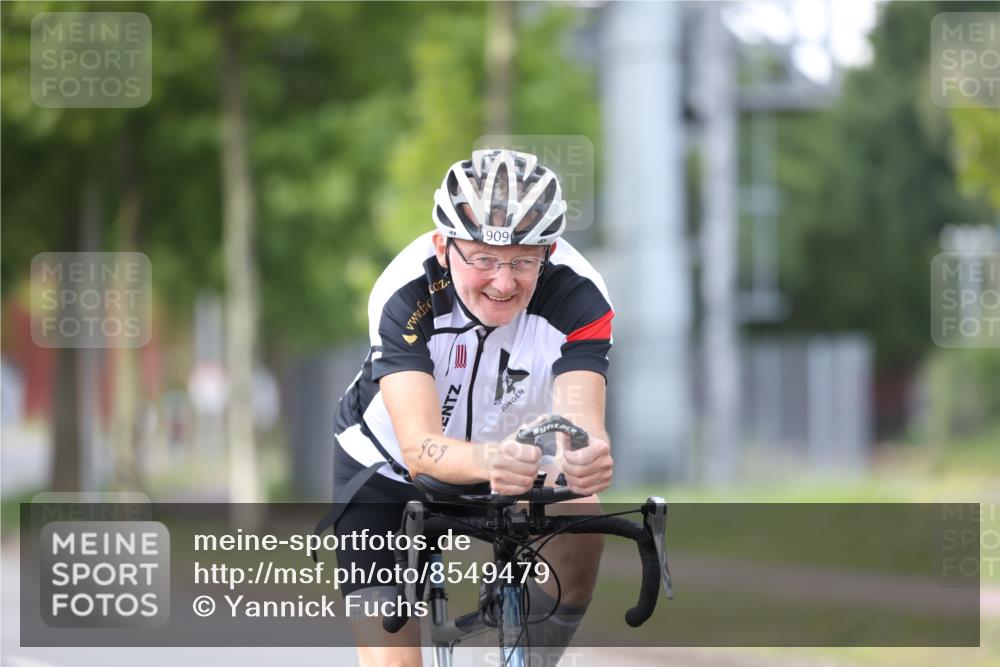10.08.2025 - GEWOBA Citytriathlon Bremen Yannick Fuchs http://msf.ph/oto/8549479 10.08.2025 13:27:31 Radfahren 909 meine-sportfotos.de